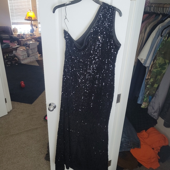 Women's plus size 3X black sequin one shoulder dual strap full lined maxi dress - Picture 4 of 10